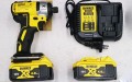 Máy vặn vít dùng pin Dewalt DCF886M2