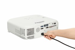 Máy chiếu Panasonic PT-VZ470