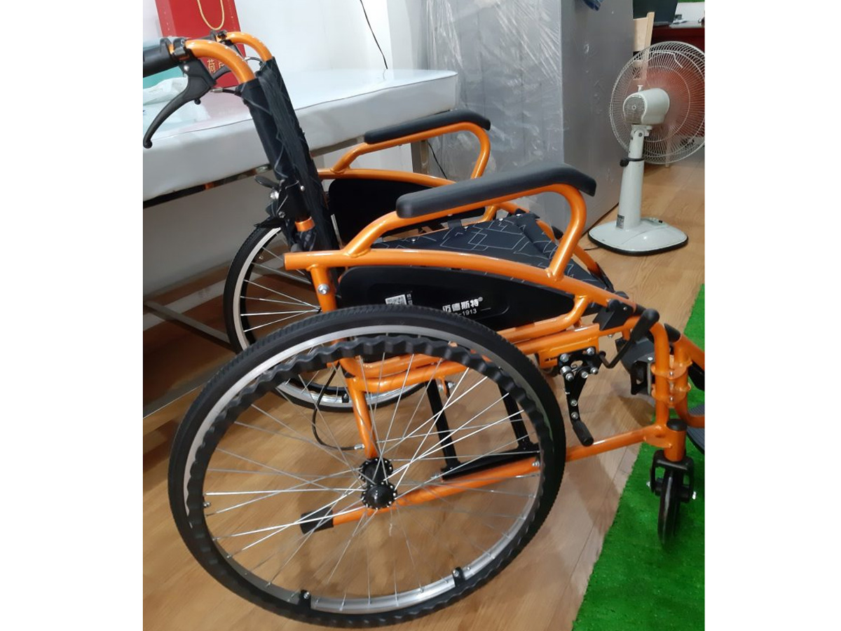 Xe lăn tay cho người liệt hạ chi Maidesite SLY107