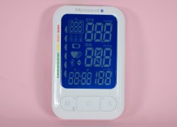 Máy đo huyết áp bắp tay Bluetooth Medisana BU 550
