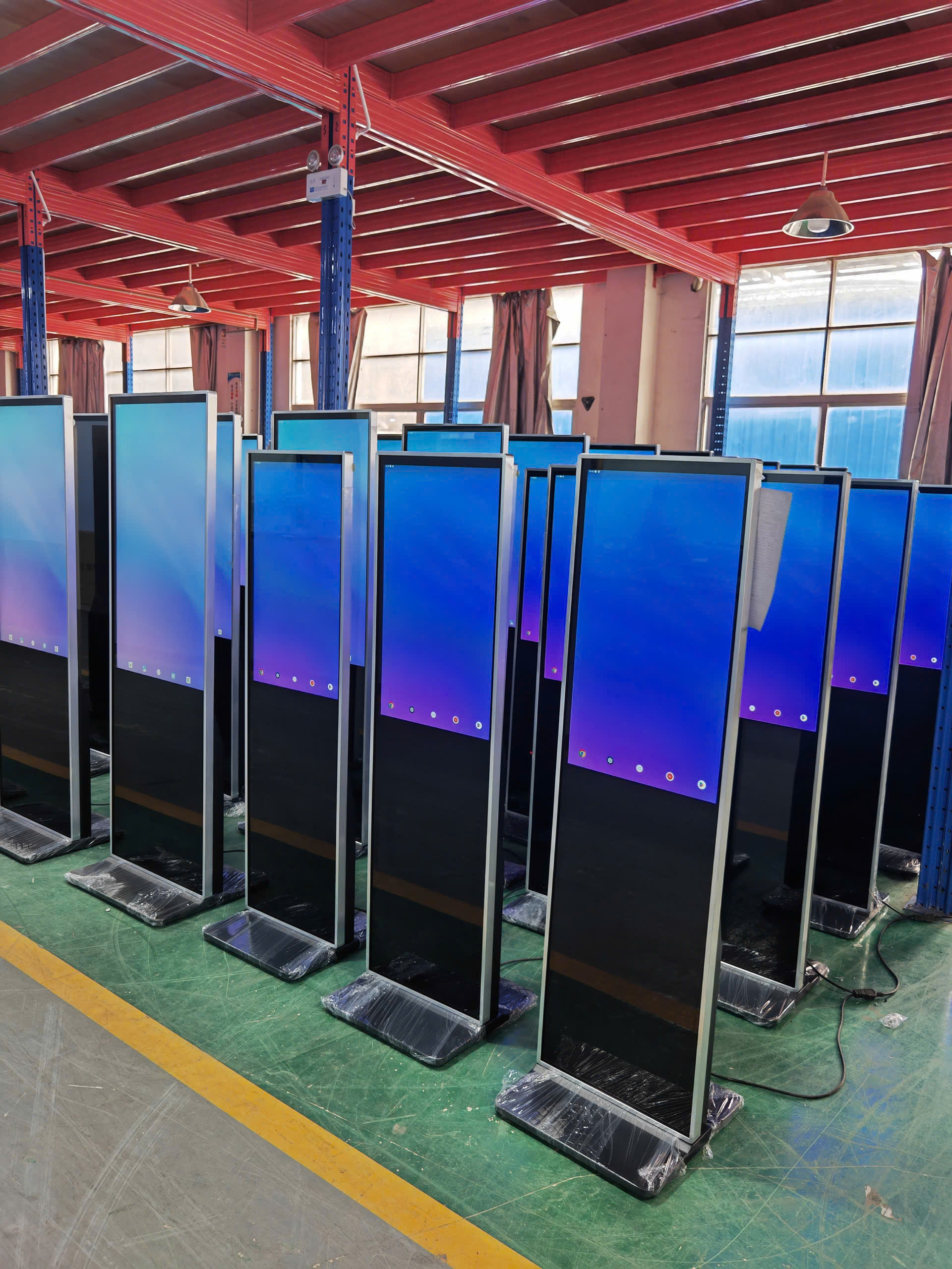 Màn hình quảng cáo chân đứng MekVision MW50FST