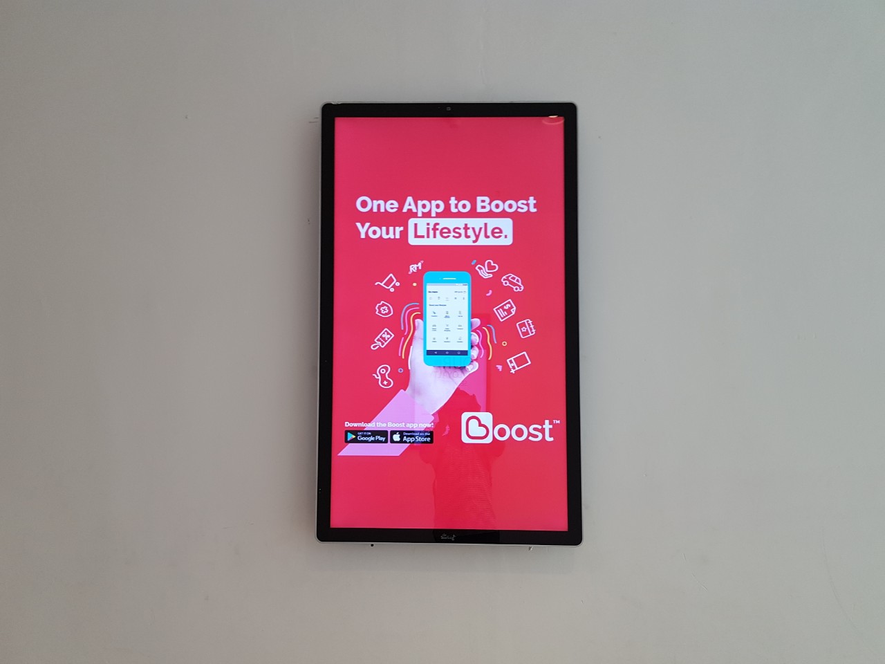 Màn hình quảng cáo treo tường MekVision MA32W